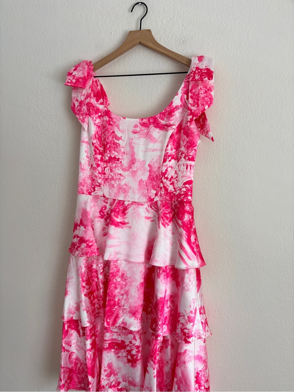NWT MARCHESA NOTTE Bow-embellished tiered printed satin dress - Picture 2 of 14